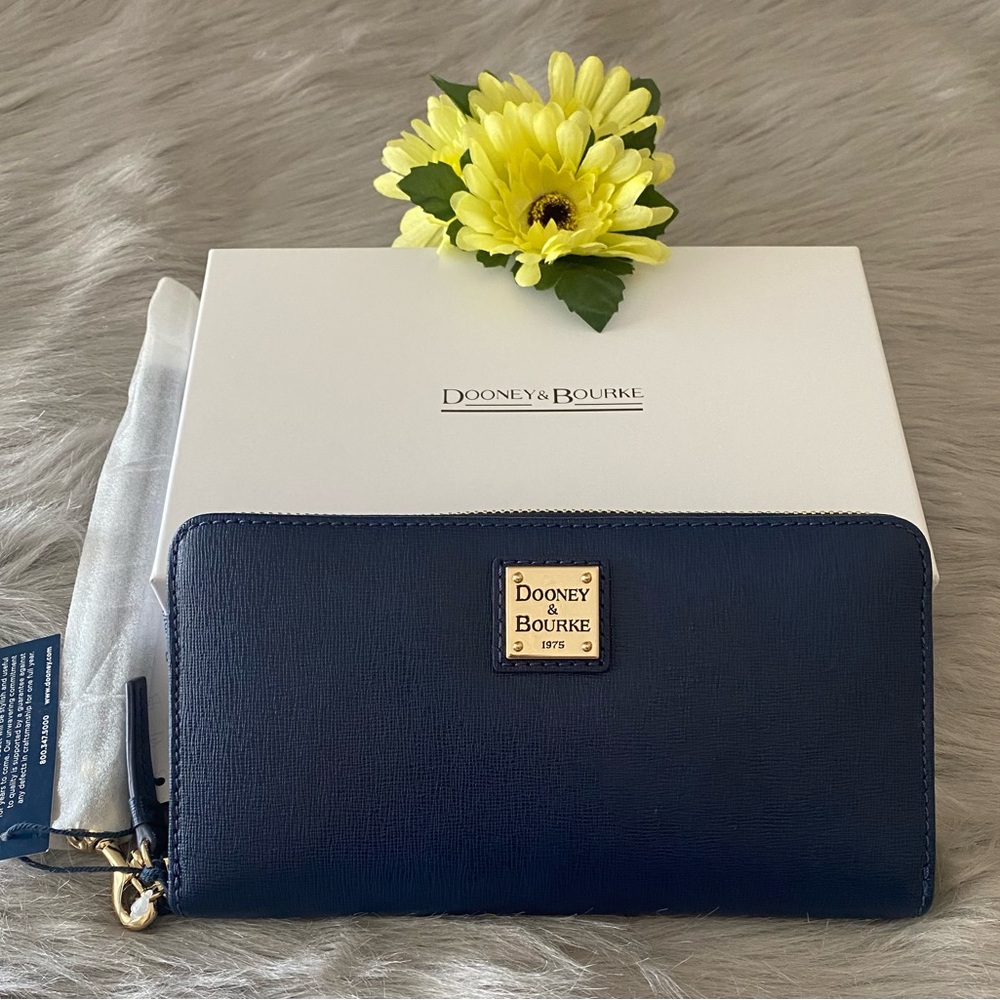 Dooney & Bourke Saffiano Zip Around Wristlet
